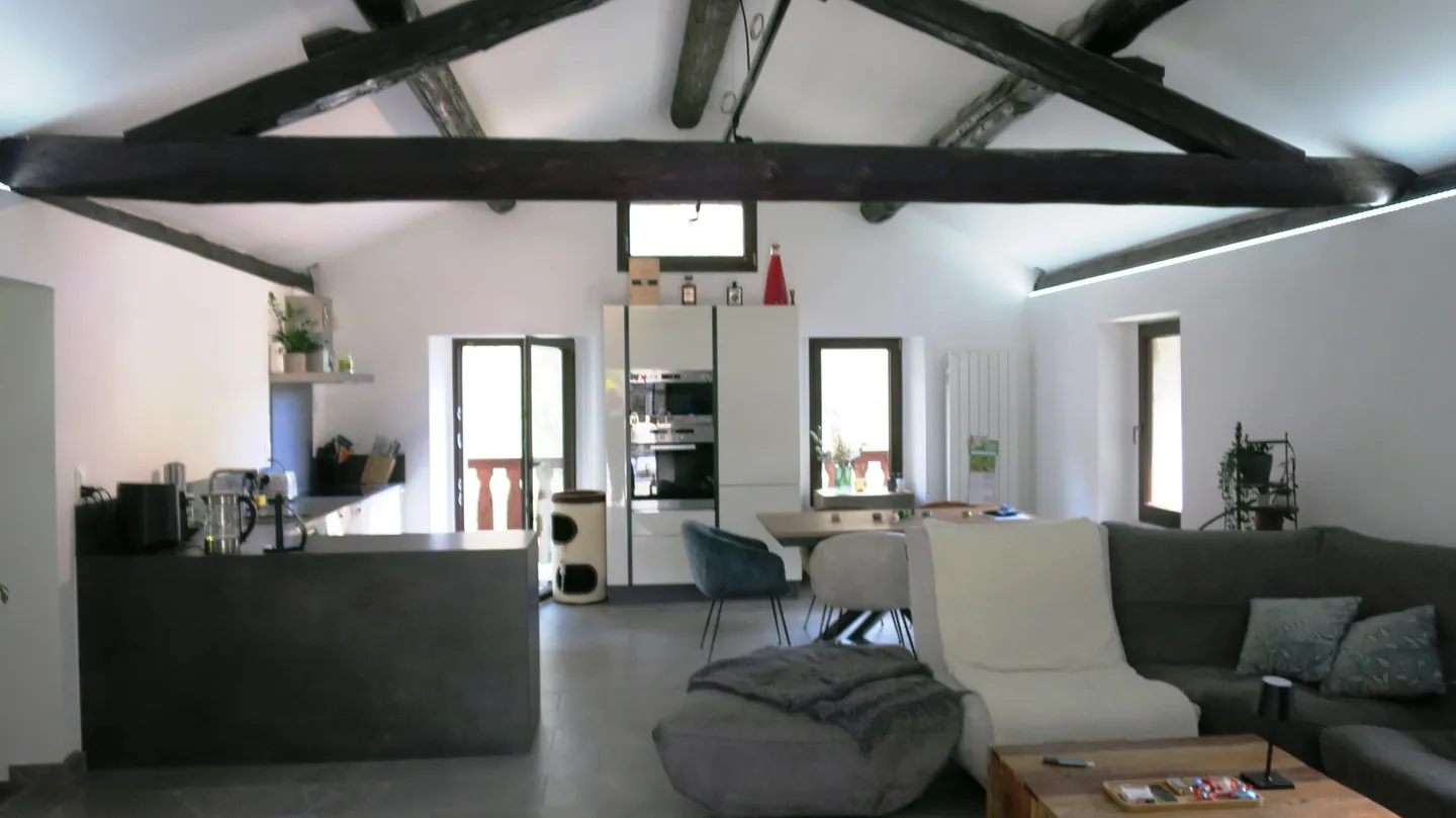 4 Room Single Family House - Photo 3 of 5