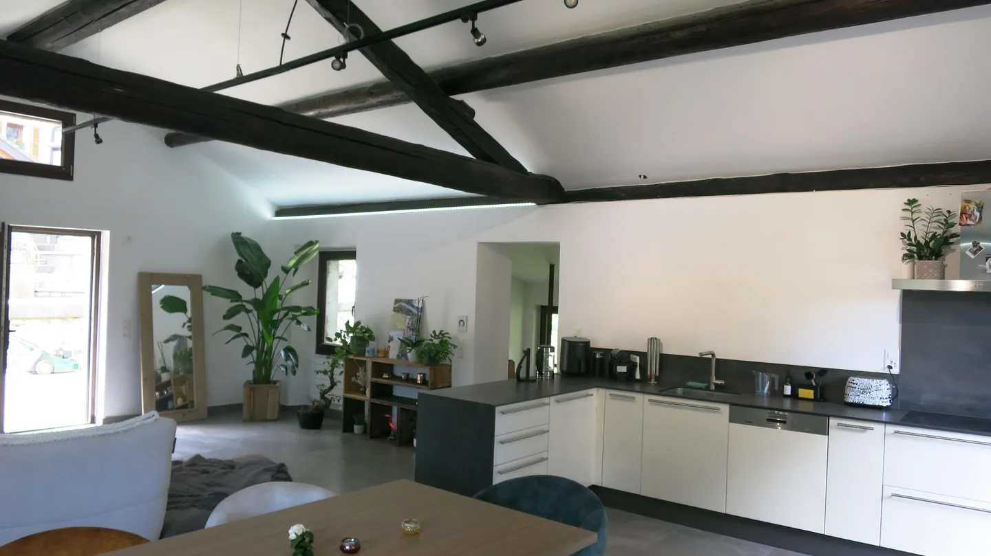 4 Room Single Family House - Photo 5 of 5