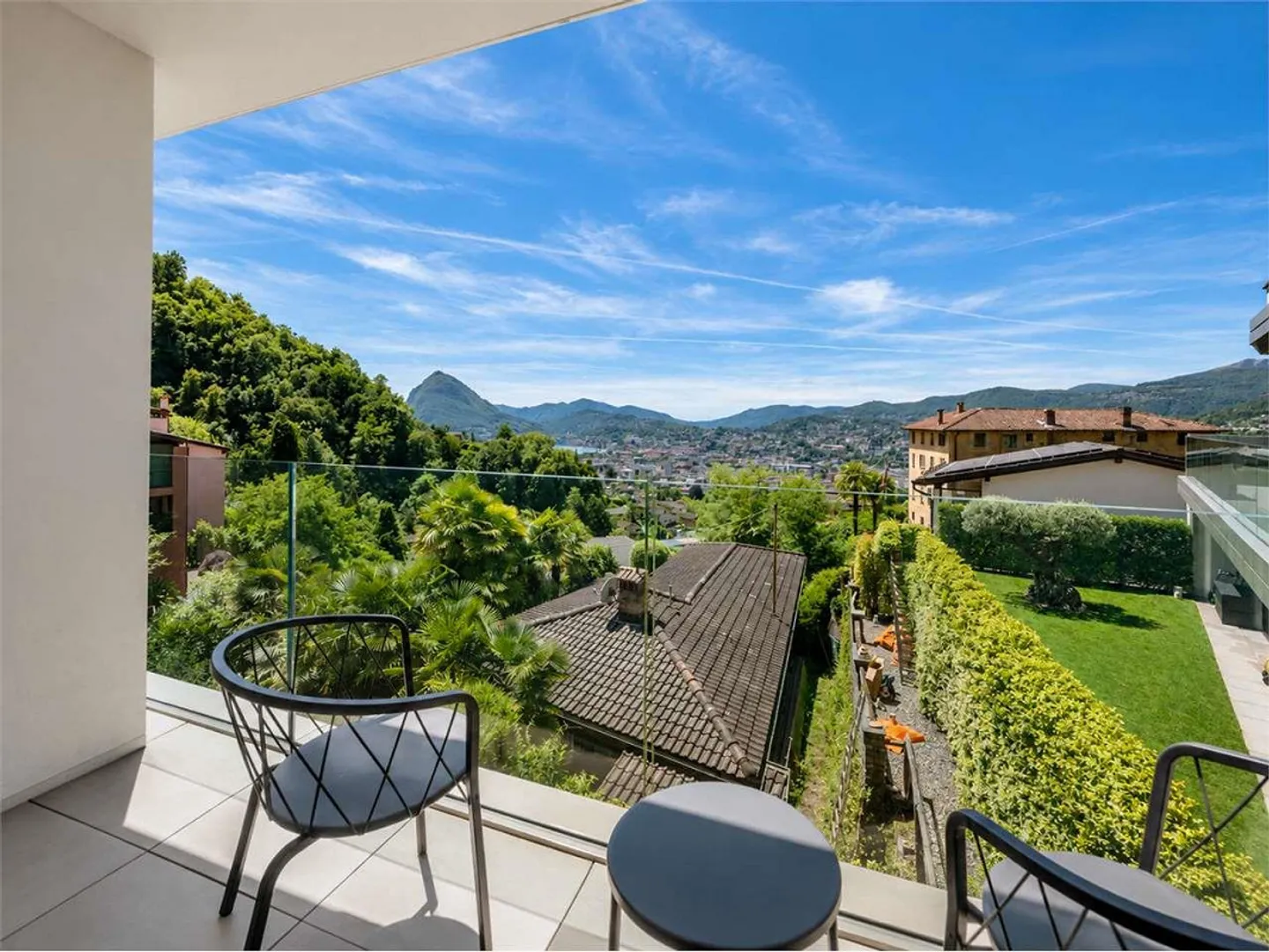 Recently built 5.5-room apartment in Lugano with lake view - Photo 11 of 13
