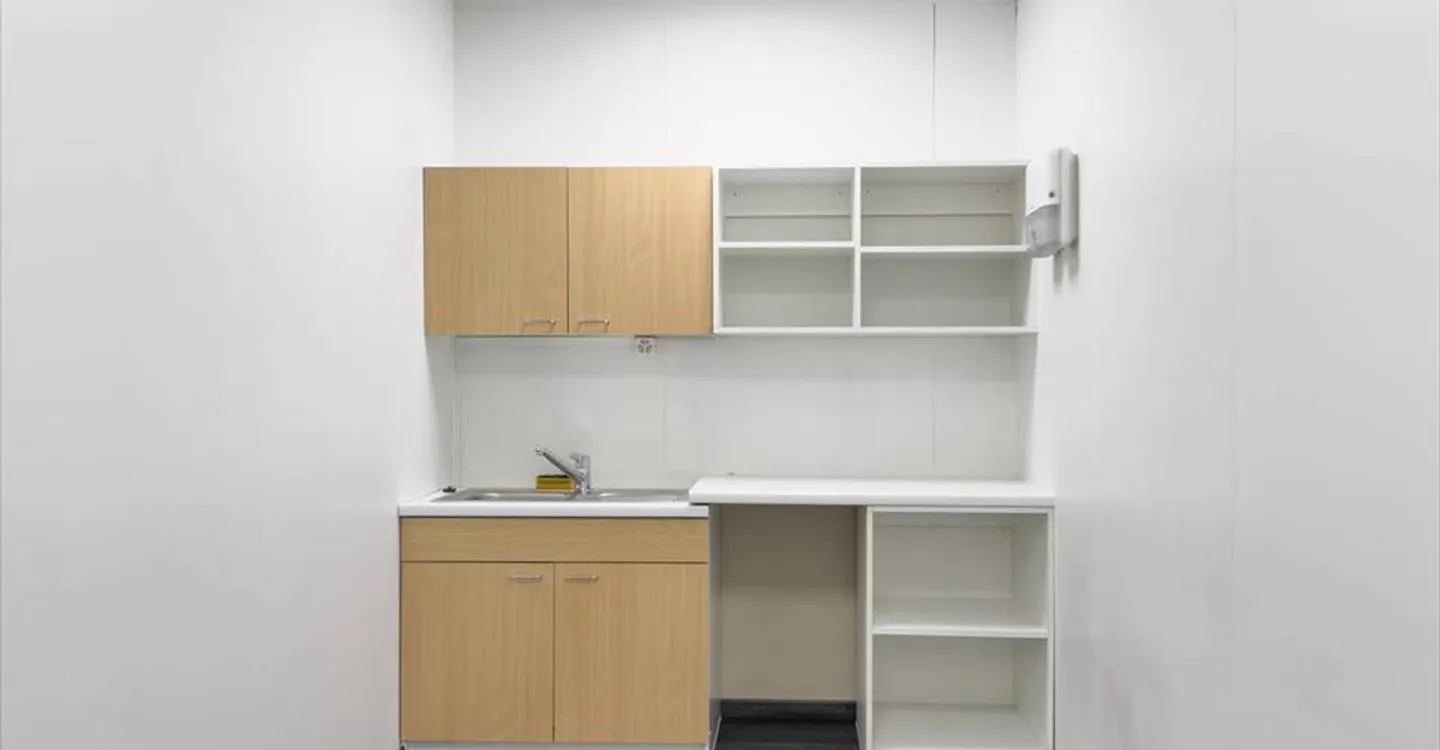 Spazio ufficio in affitto - Foto 3 di 12