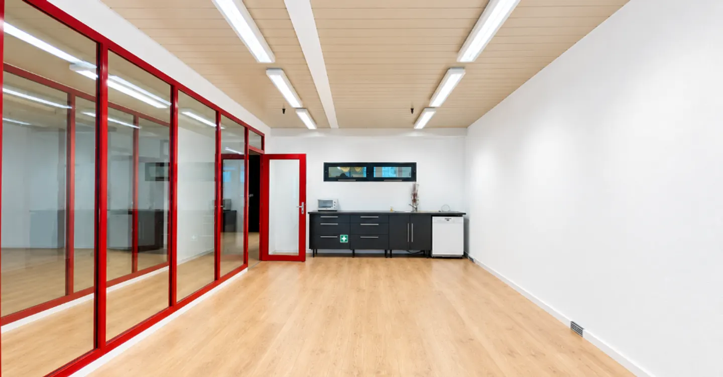 BÜROFLÄCHE, ATTRAKTIVE MIETE - Foto 2 von 3