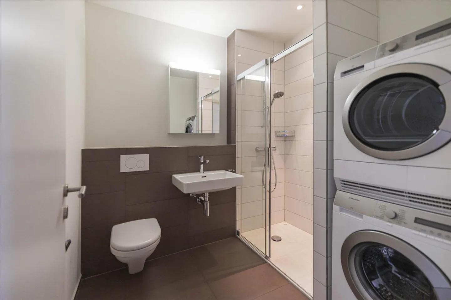 Living in Roy with a great rooftop terrace! - Photo 4 of 7