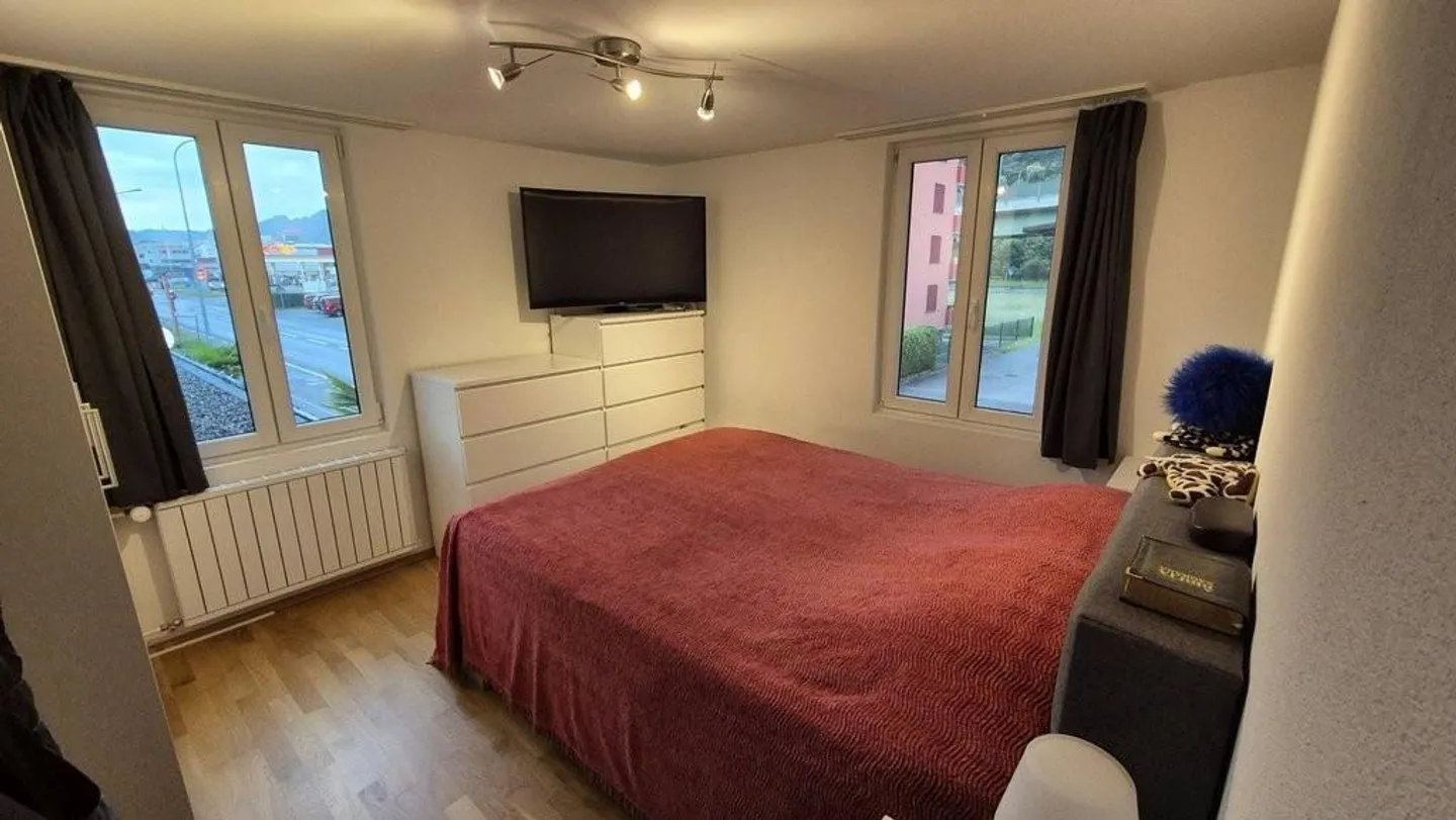 Renovated, bright apartment in a top location! - Photo 4 of 10