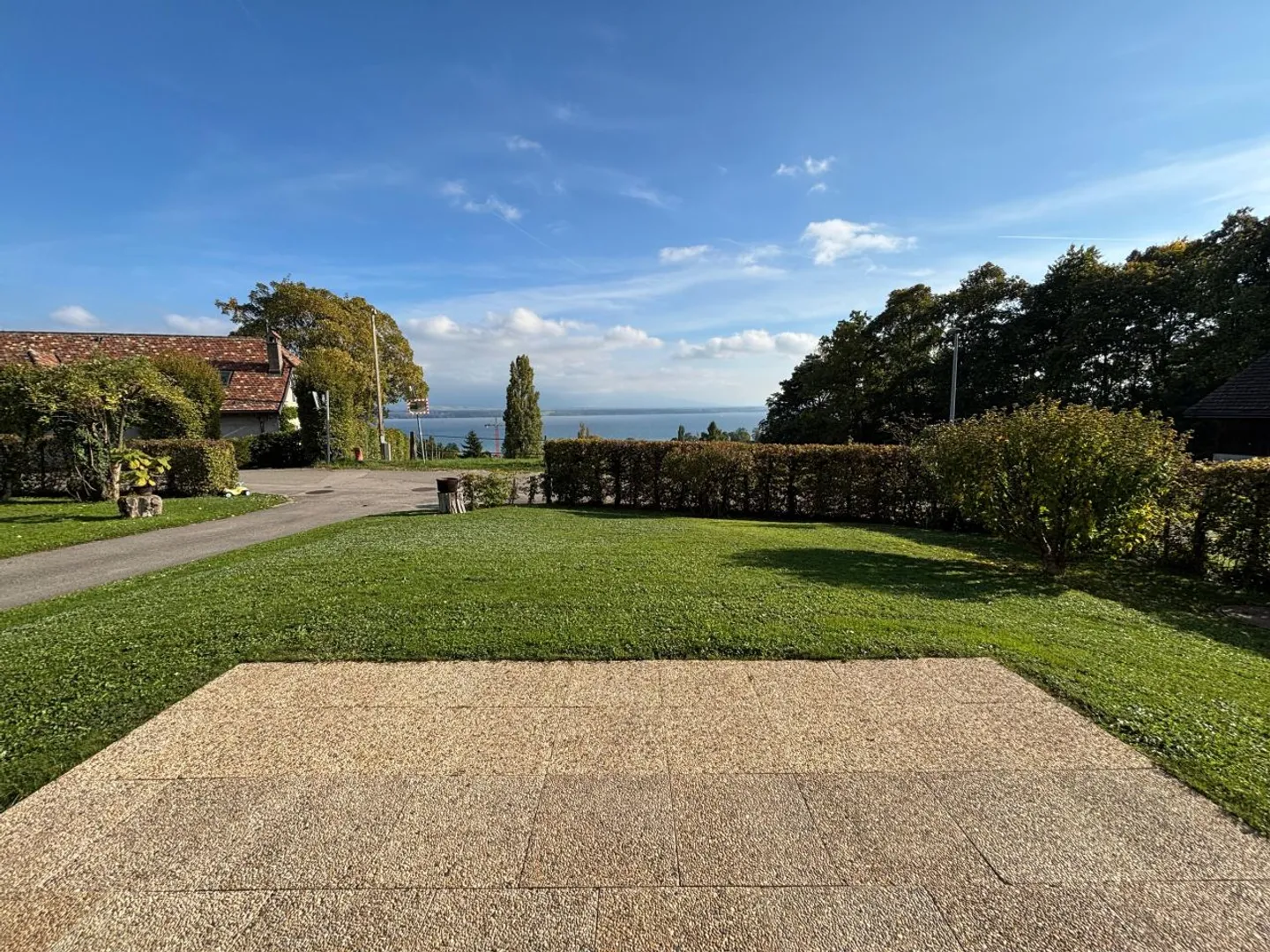 Bellissimo appartamento 3,5 stanze - 2 camere da letto / Giardino con vista sul lago / Atelier privato - Foto 1 di 9