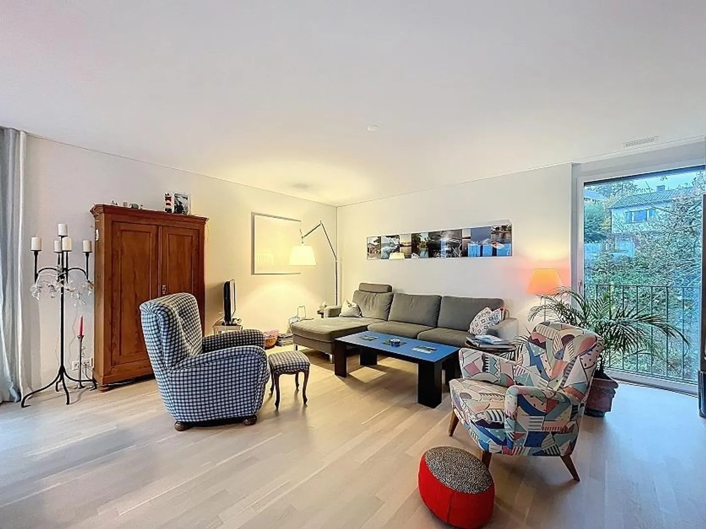 Luminoso appartamento con terrazza di 3,5 stanze a Männedorf - Foto 6 di 8