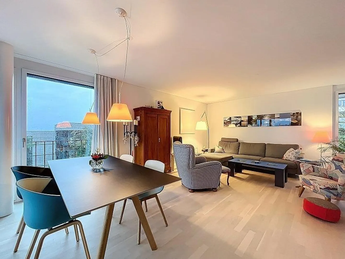 Luminoso appartamento con terrazza di 3,5 stanze a Männedorf - Foto 7 di 8