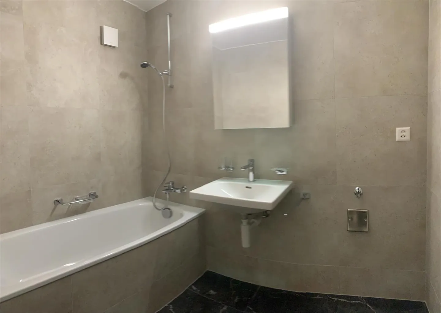 Appartement à louer - Photo 3 sur 10