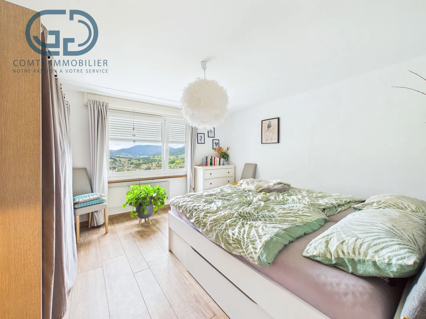 Charming Apartment with City View - Photo 6 of 11