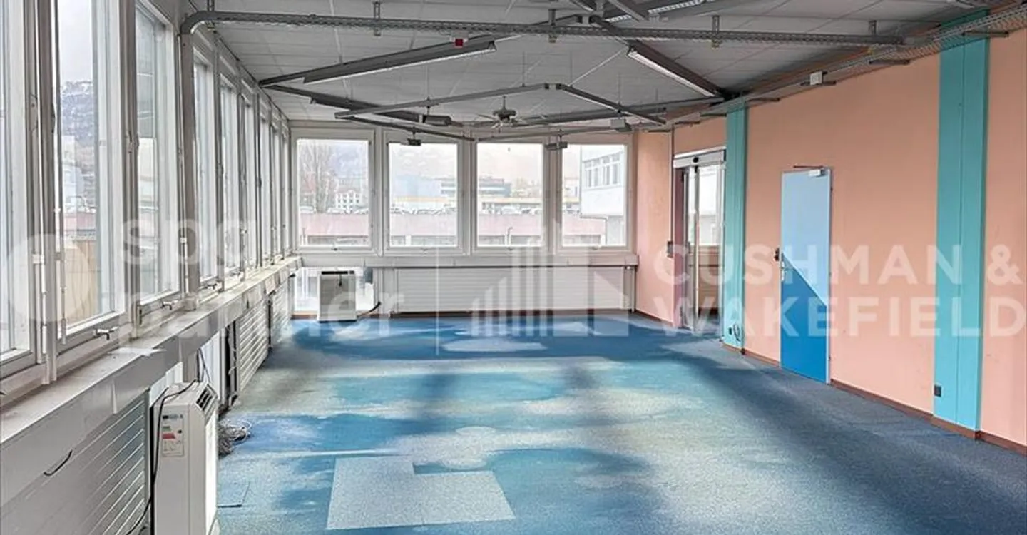 Office space for rent - Photo 1 of 6