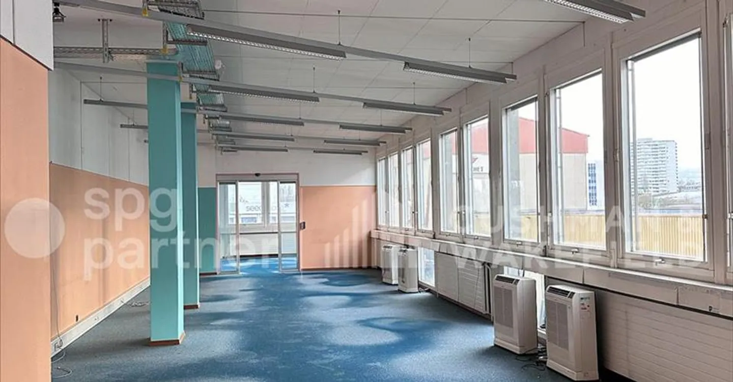 Office space for rent - Photo 3 of 6