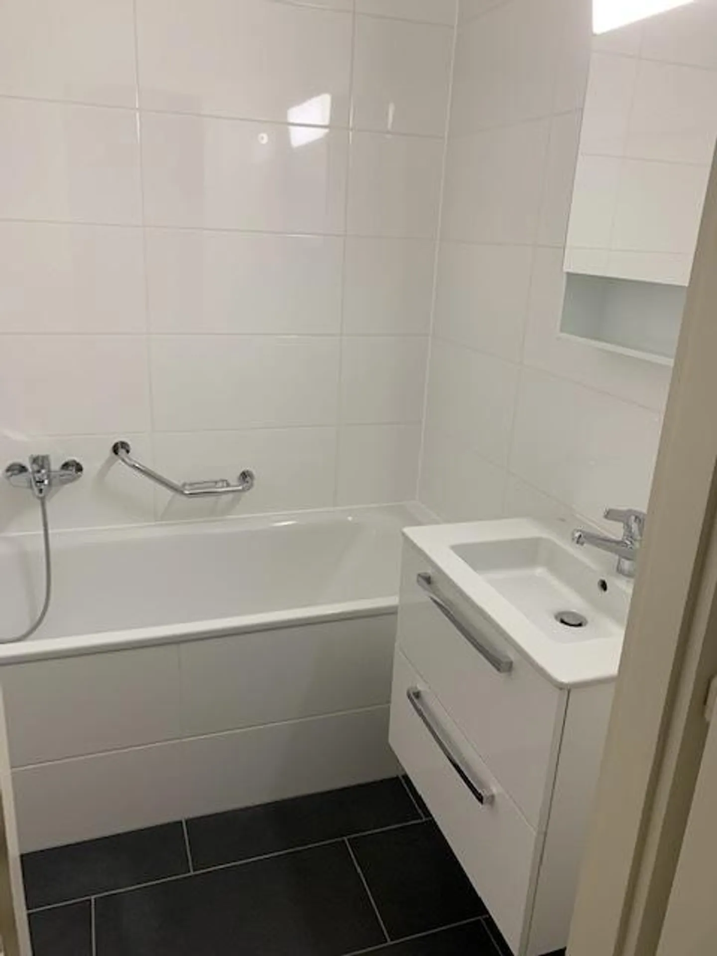 Super 3.5-room apartment near Parc Bertrand - Photo 7 of 9