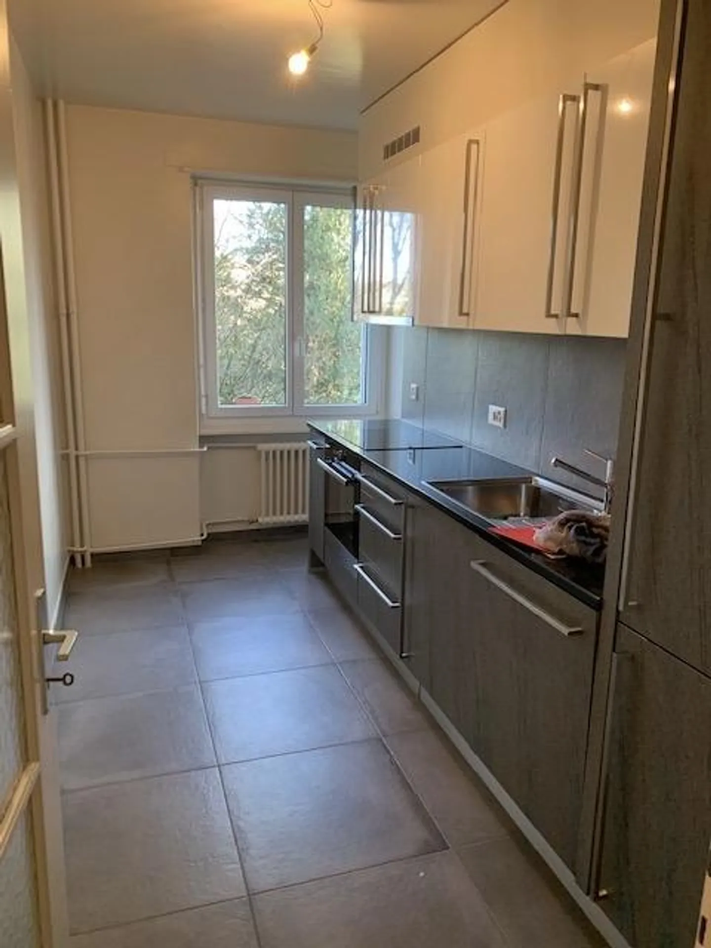 Super 3.5-room apartment near Parc Bertrand - Photo 4 of 9