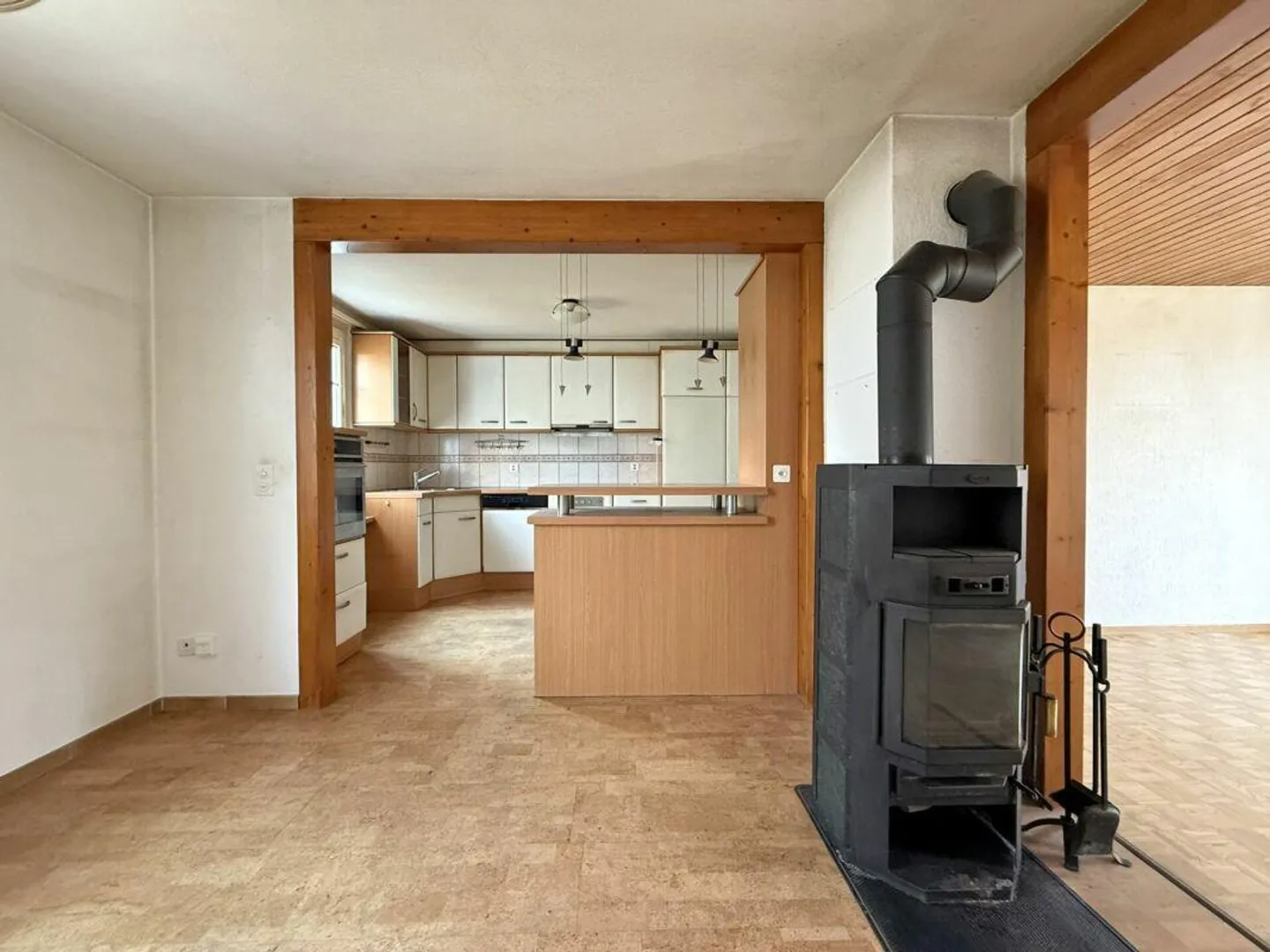 Casa unifamiliare con grande giardino - Foto 5 di 9