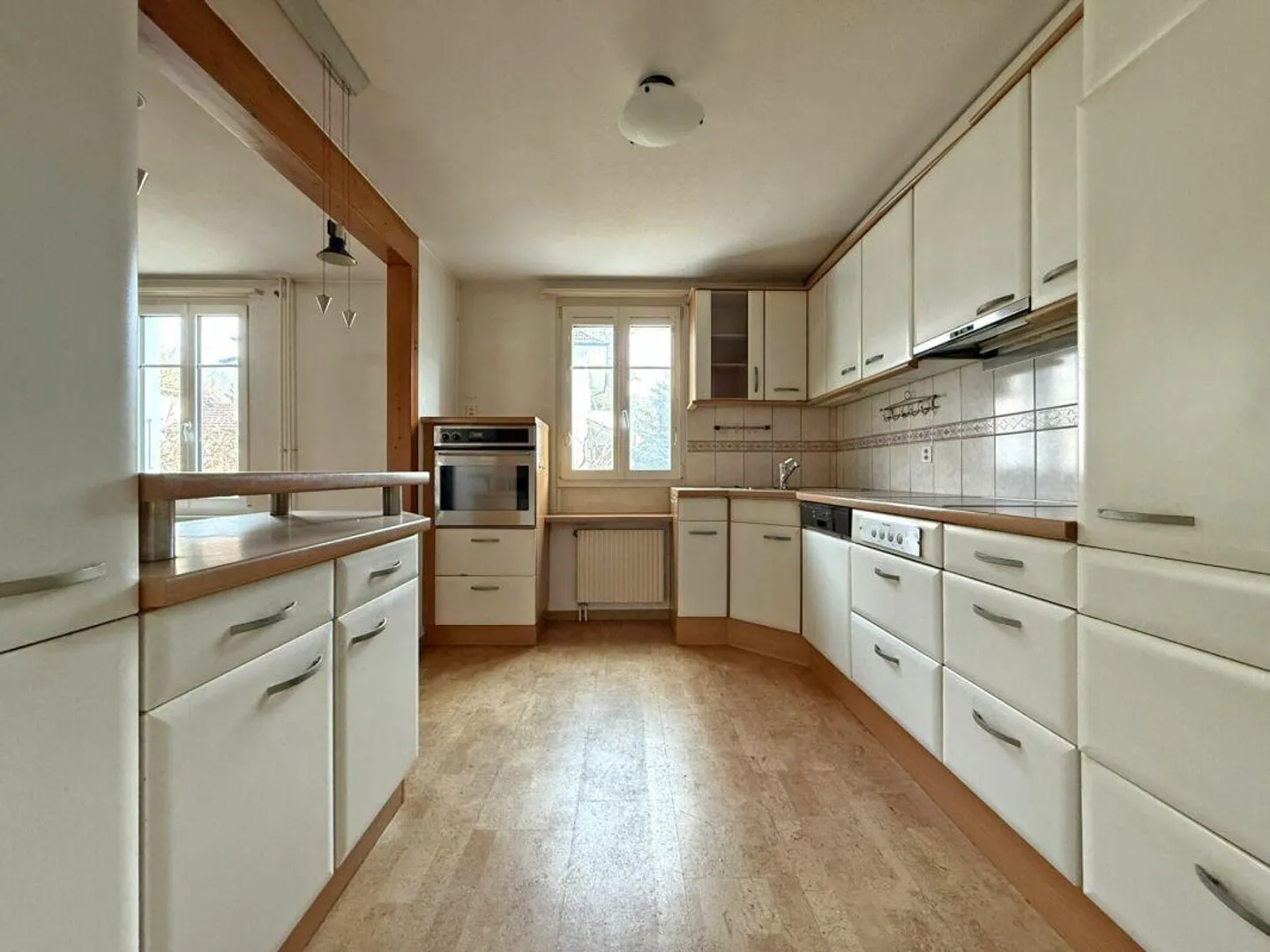 Casa unifamiliare con grande giardino - Foto 8 di 9