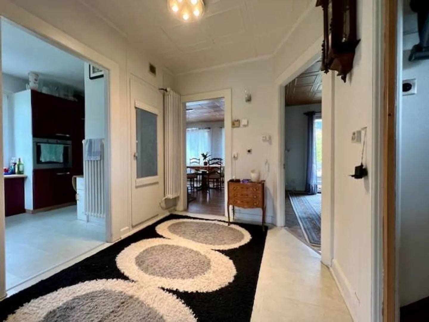 Affascinante villa indipendente di 5,5 locali, con giardino e garage - Foto 7 di 13