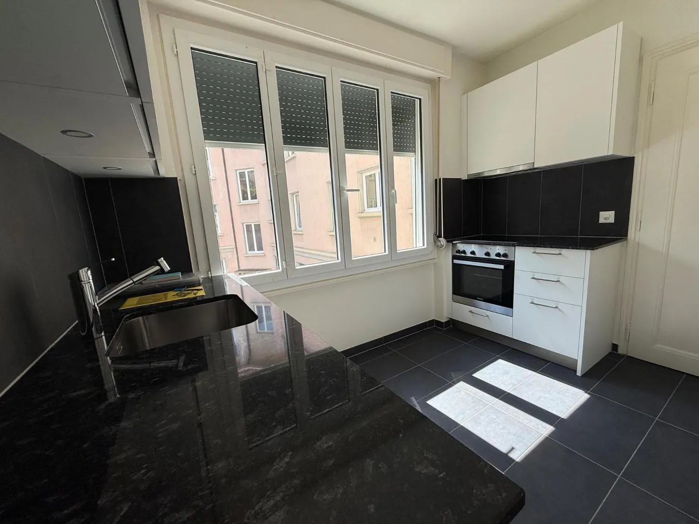 3-room apartment close to amenities - Photo 2 of 7