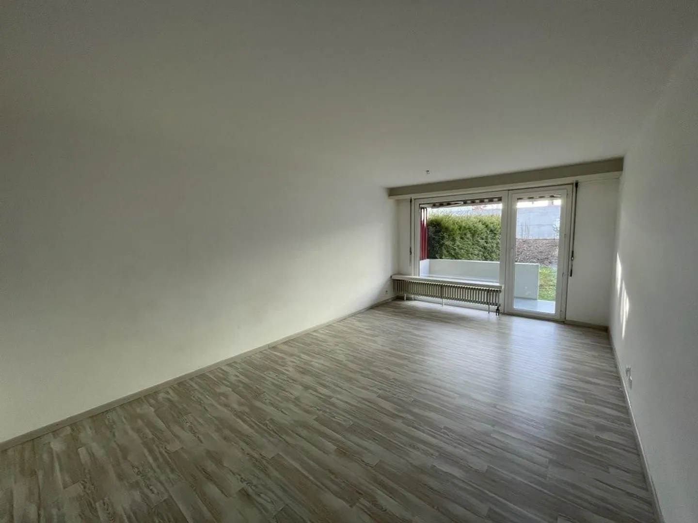 Helle Wohnung mit grosszügigem Sitzplatz - Foto 2 von 11