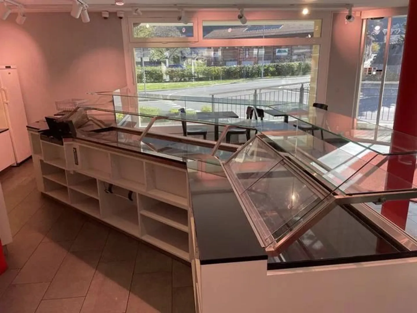 Mischgenutztes Gebäude mieten - Foto 3 von 13