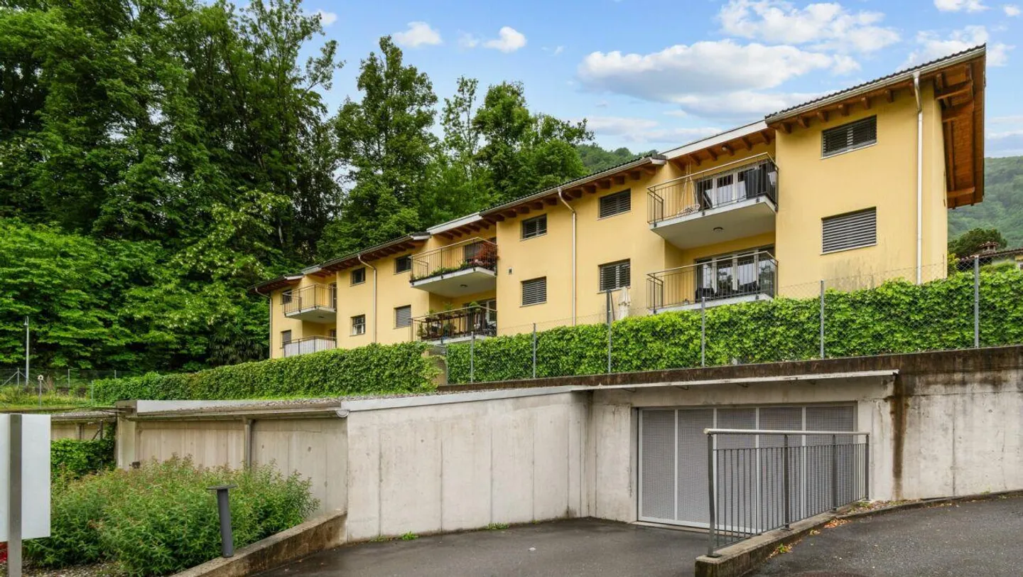 Secondary residence, 4.5-room apartment near Ascona - Photo 1 of 11