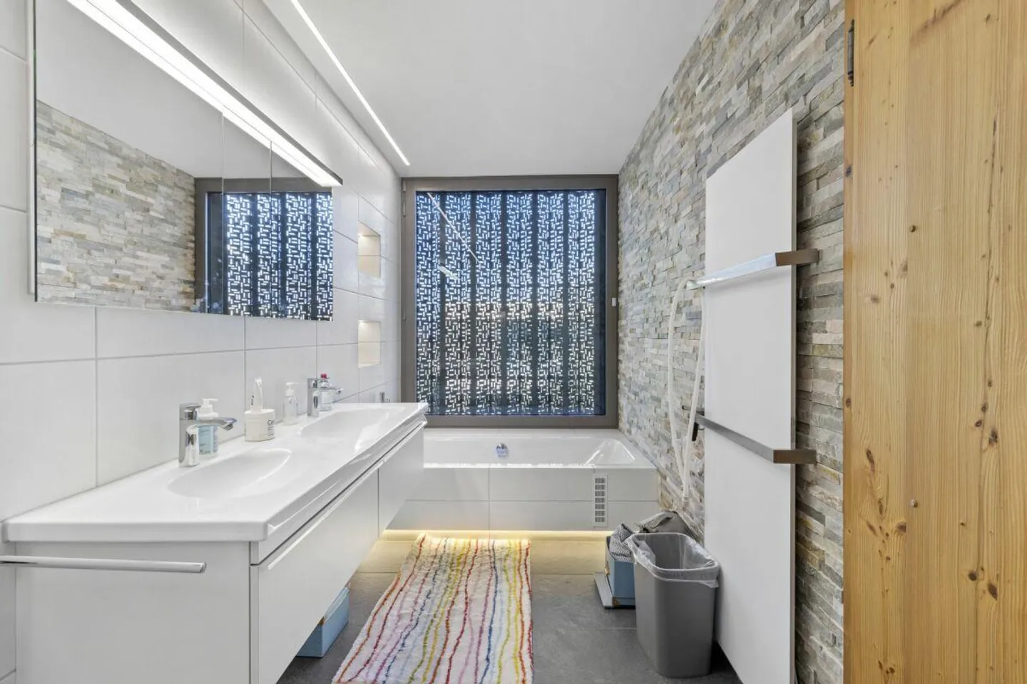 Hovering above Lake Sarnen - Photo 9 of 14