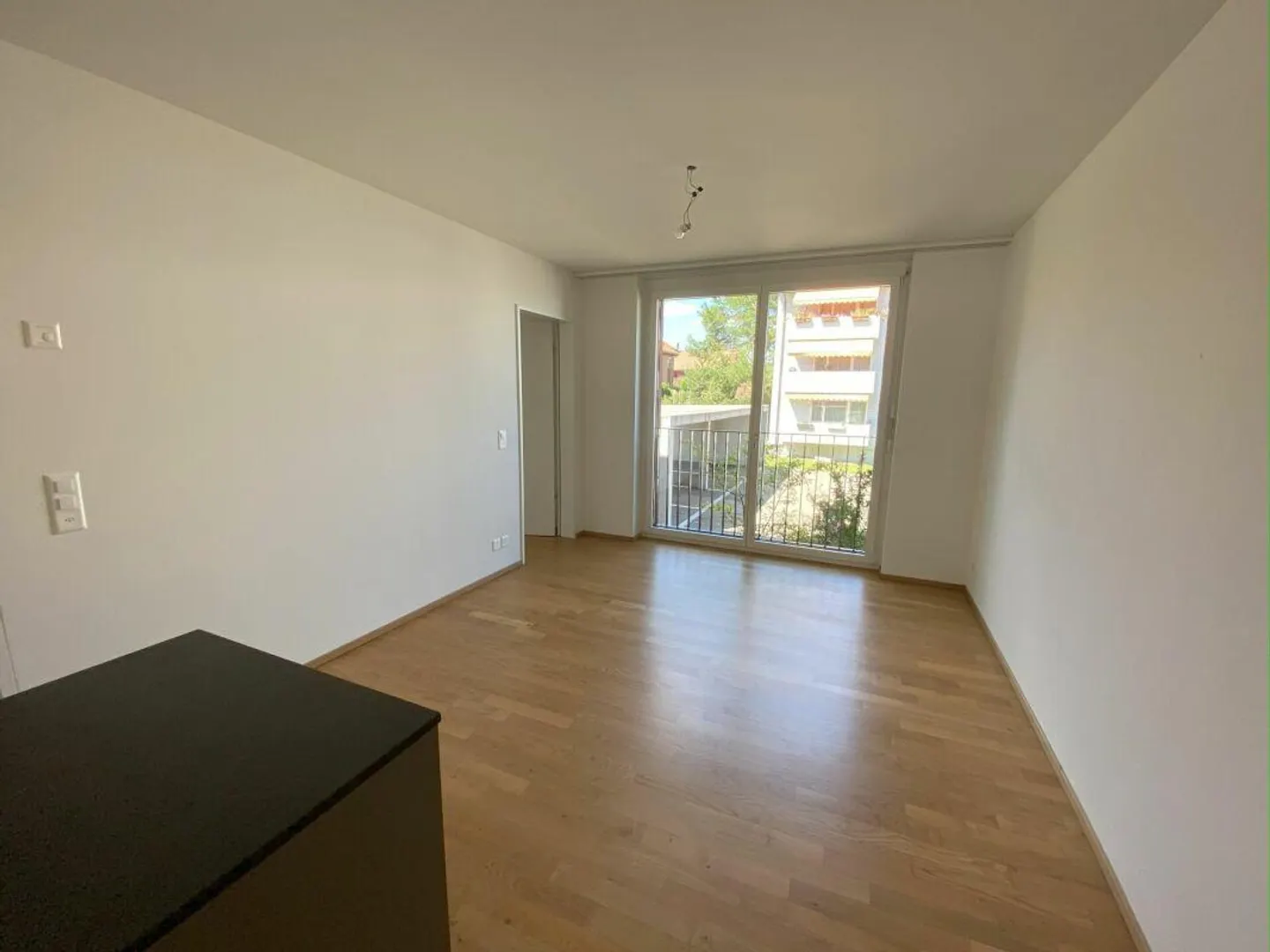 Light-Filled 3.5-Room Apartment in Busswil - Photo 4 of 13