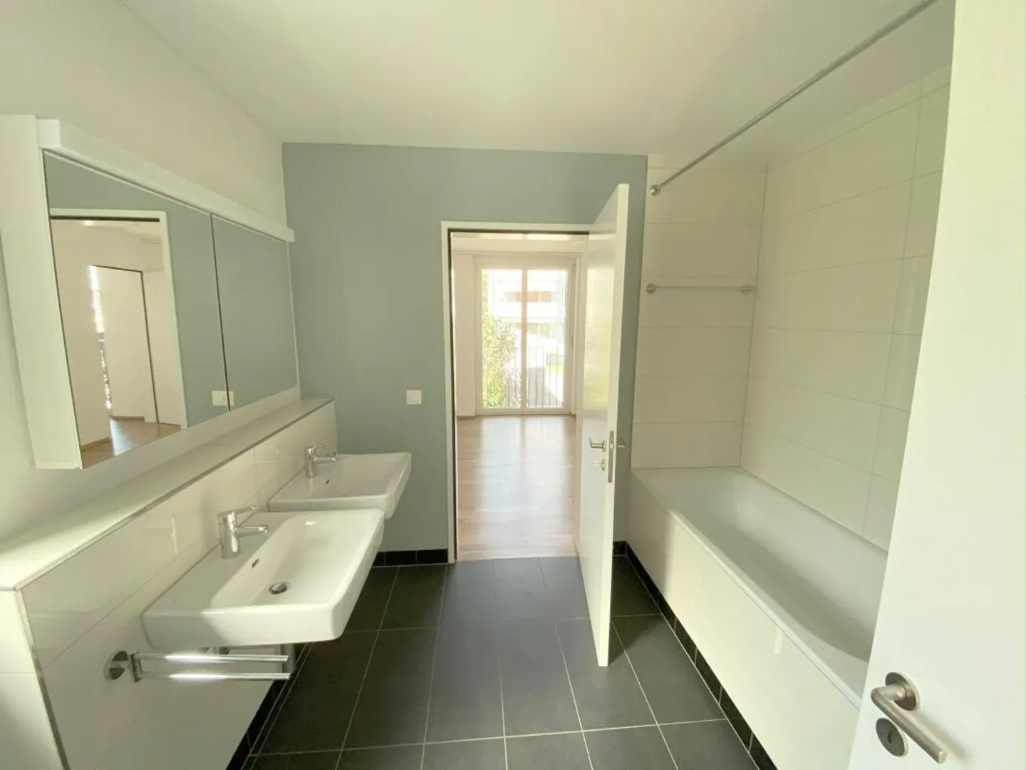 Light-Filled 3.5-Room Apartment in Busswil - Photo 7 of 13