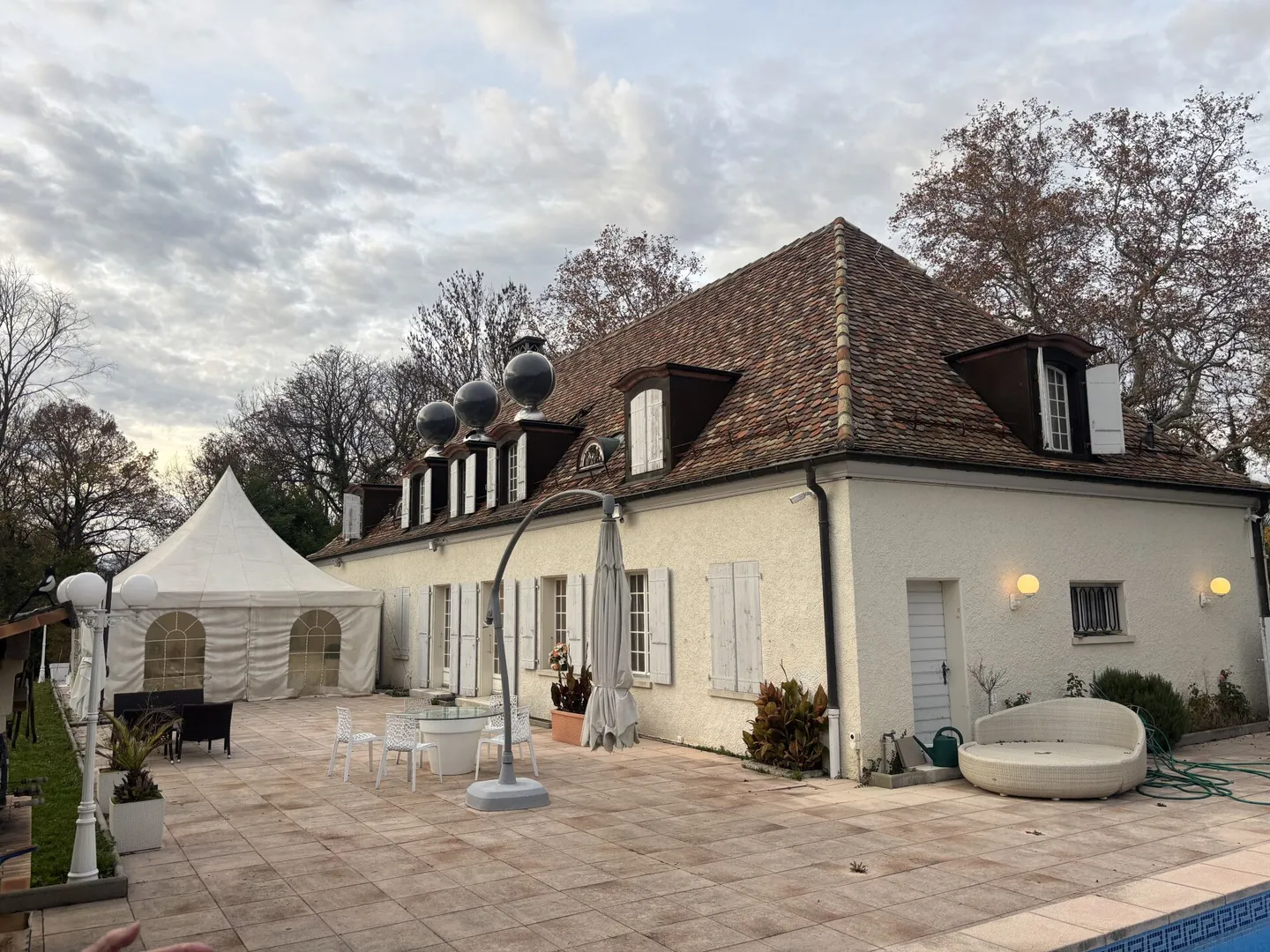 Peaceful high-standard family villa in Pressinge (GE) - A true haven of peace at the gates of Geneva - Photo 2 of 4