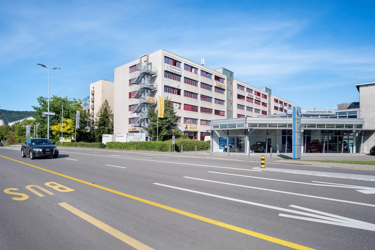 Practical Storage Space with Goods Lift Access - Photo 1 of 6