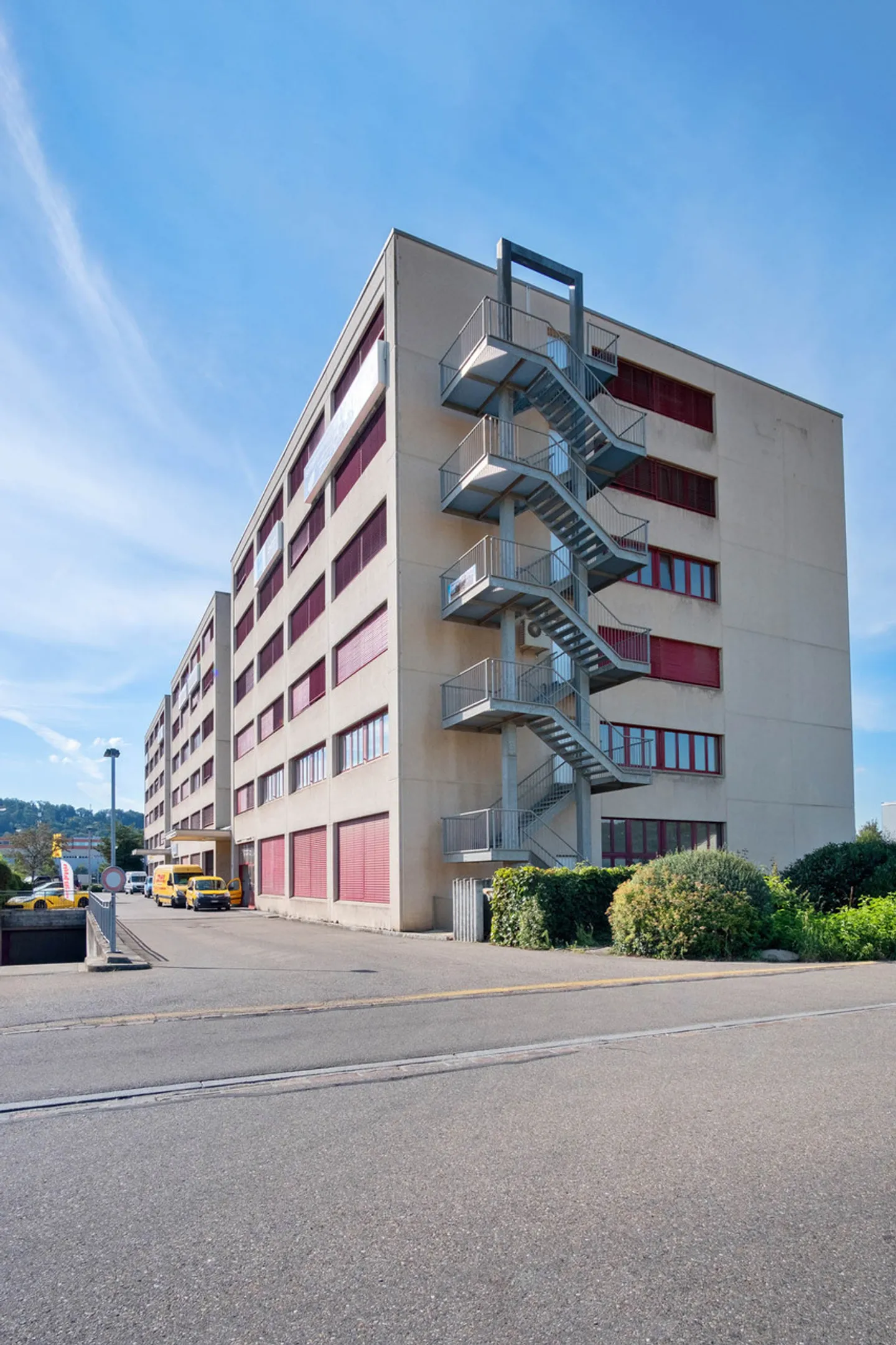 Practical Storage Space with Goods Lift Access - Photo 2 of 6