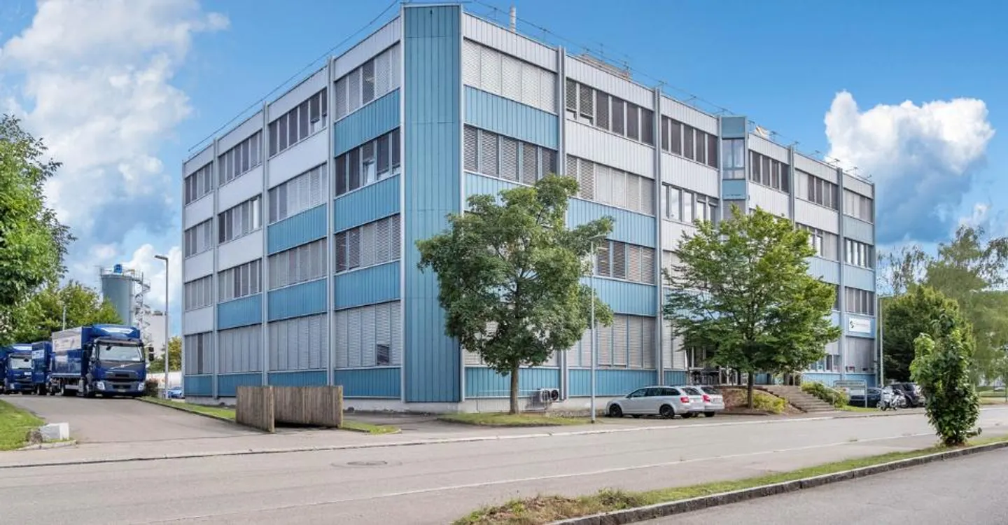 Espace commercial flexible directement sur l'A1 - accessible, polyvalent - Photo 1 sur 5