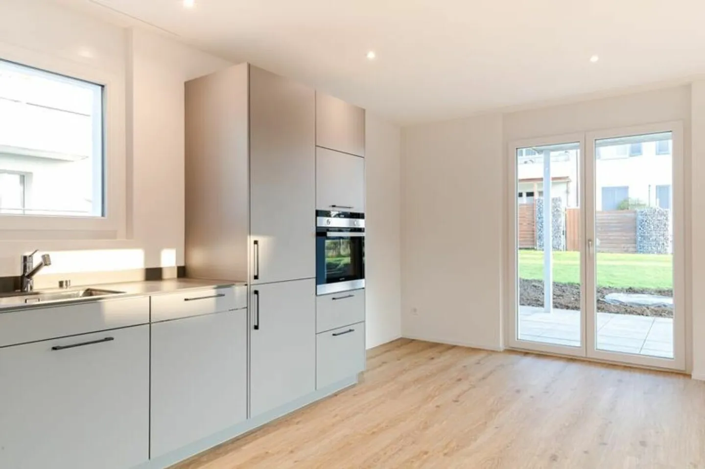 Très belle appartement de 2.5 pièces au rez-de-chaussée - Photo 1 sur 12