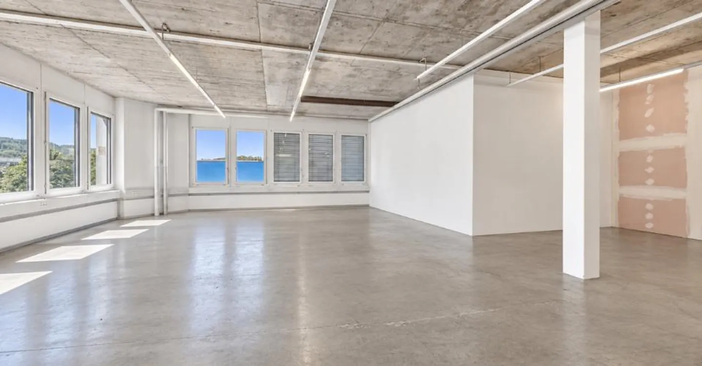 Espace commercial flexible directement sur l'A1 - accessible, polyvalent - Photo 3 sur 5