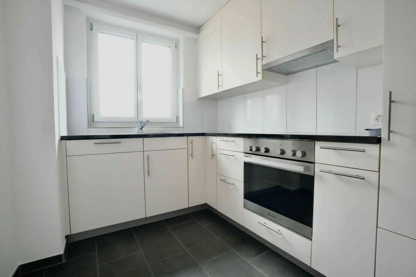 Modern 4-room apartment in a quiet location in Frauenfeld - Photo 2 of 10