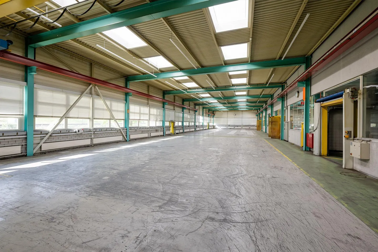 Industrial/Commercial Hall near Highway Access - Photo 2 of 7