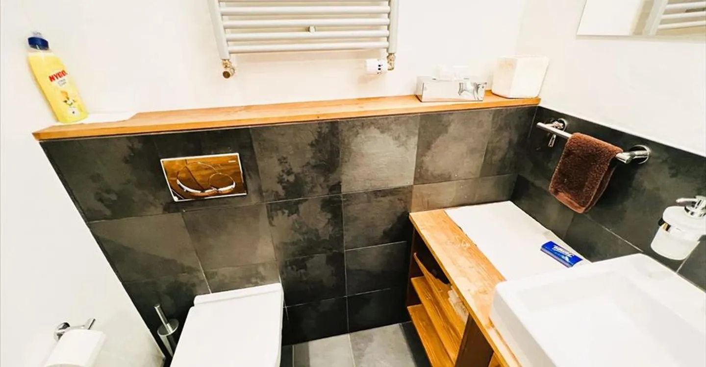 Appartement rénové avec vue imprenable - Photo 8 sur 12