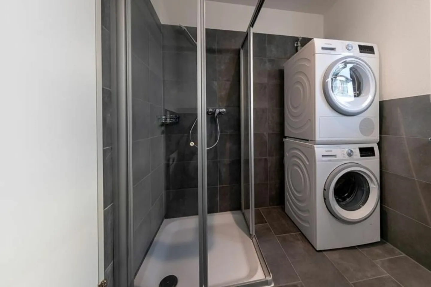 Très belle appartement de 2.5 pièces au rez-de-chaussée - Photo 10 sur 12