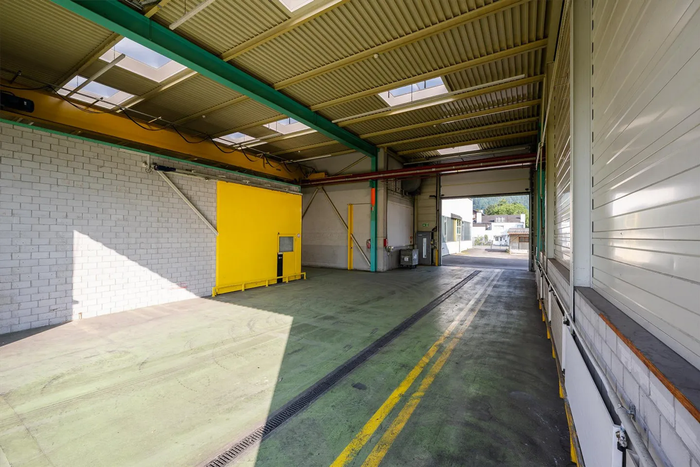 Industrial/Commercial Hall near Highway Access - Photo 5 of 7