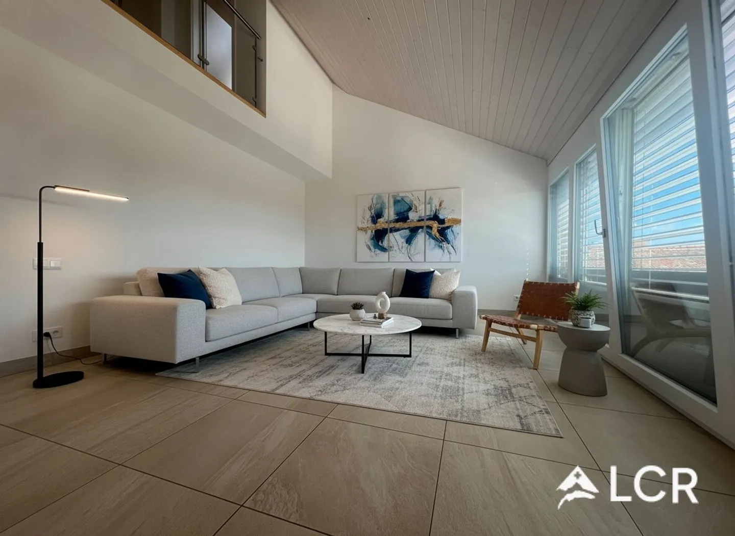 Spacious 4.5 Room Apartment - Photo 1 of 13