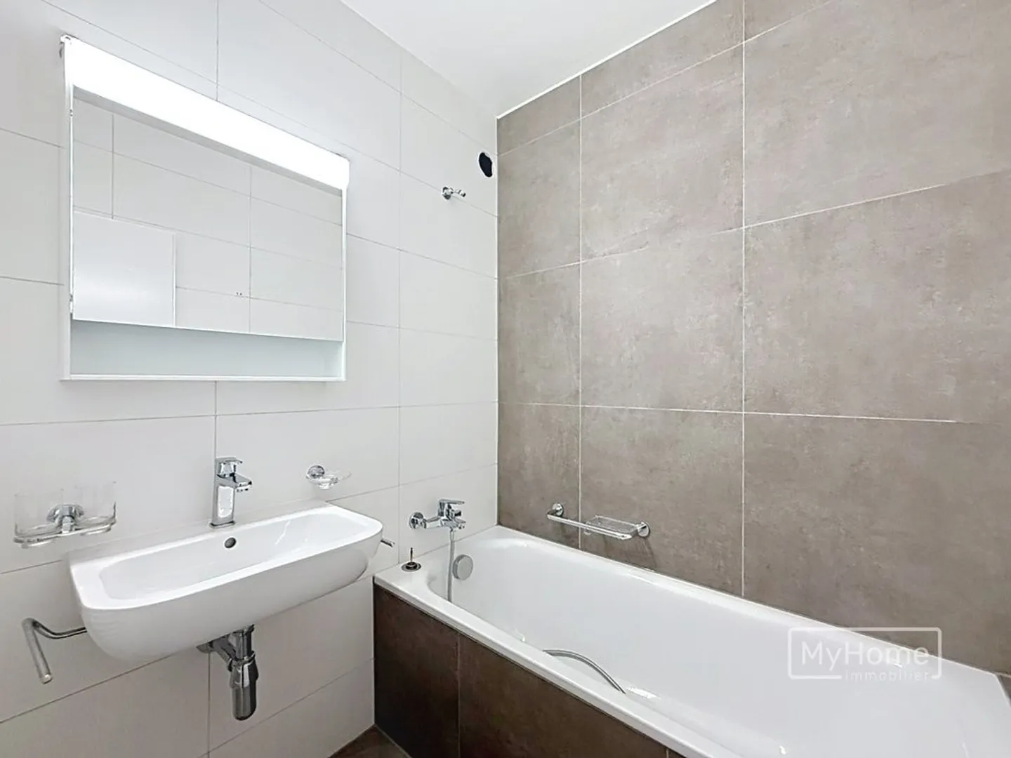 Appartamento di 3 stanze completamente ristrutturato - Foto 5 di 9
