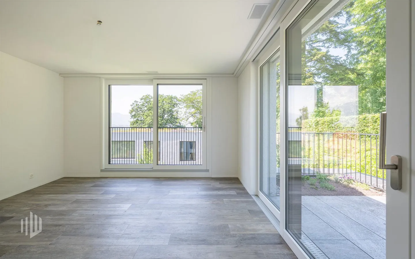 ImmoWyss - Appartement penthouse élégant avec vue sur le lac dans le parc Schönegg Thun - Photo 6 sur 8
