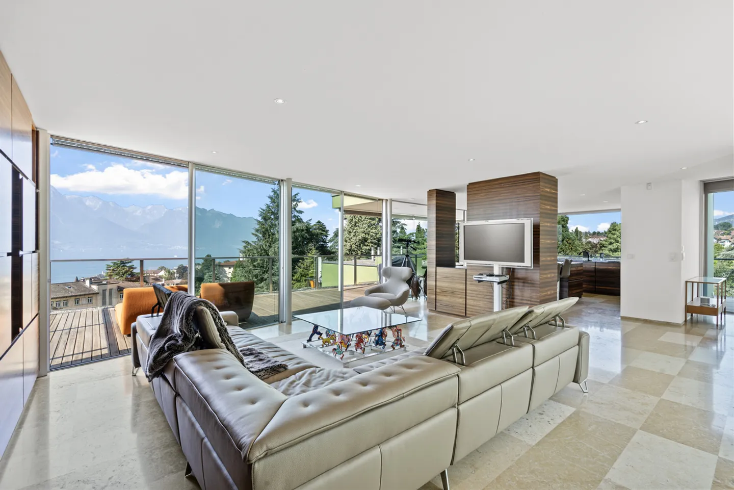 Appartamento di Prestigio a Montreux, vista lago a 360° - Foto 2 di 12