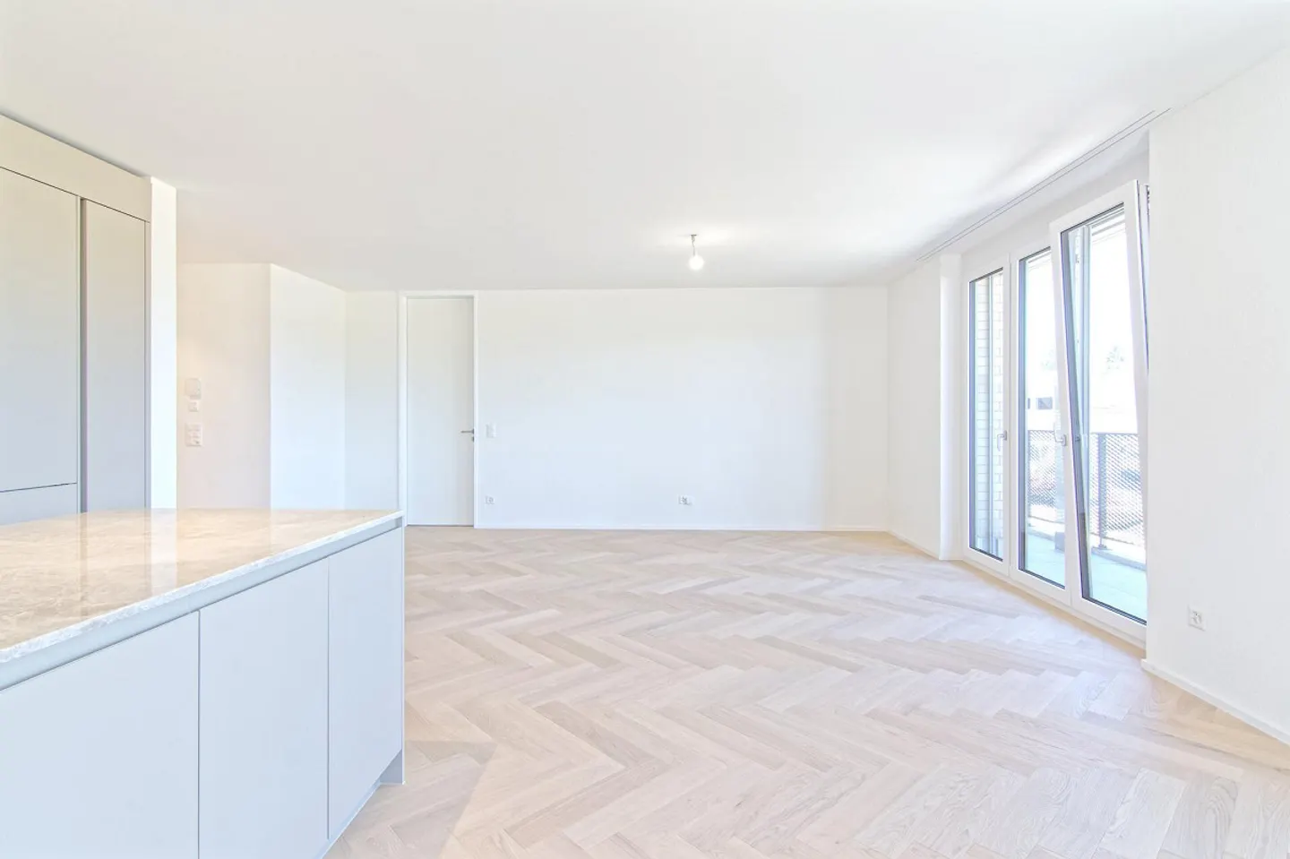 First occupancy large 4.5-room condominium with lift and terrace - Photo 17 of 23