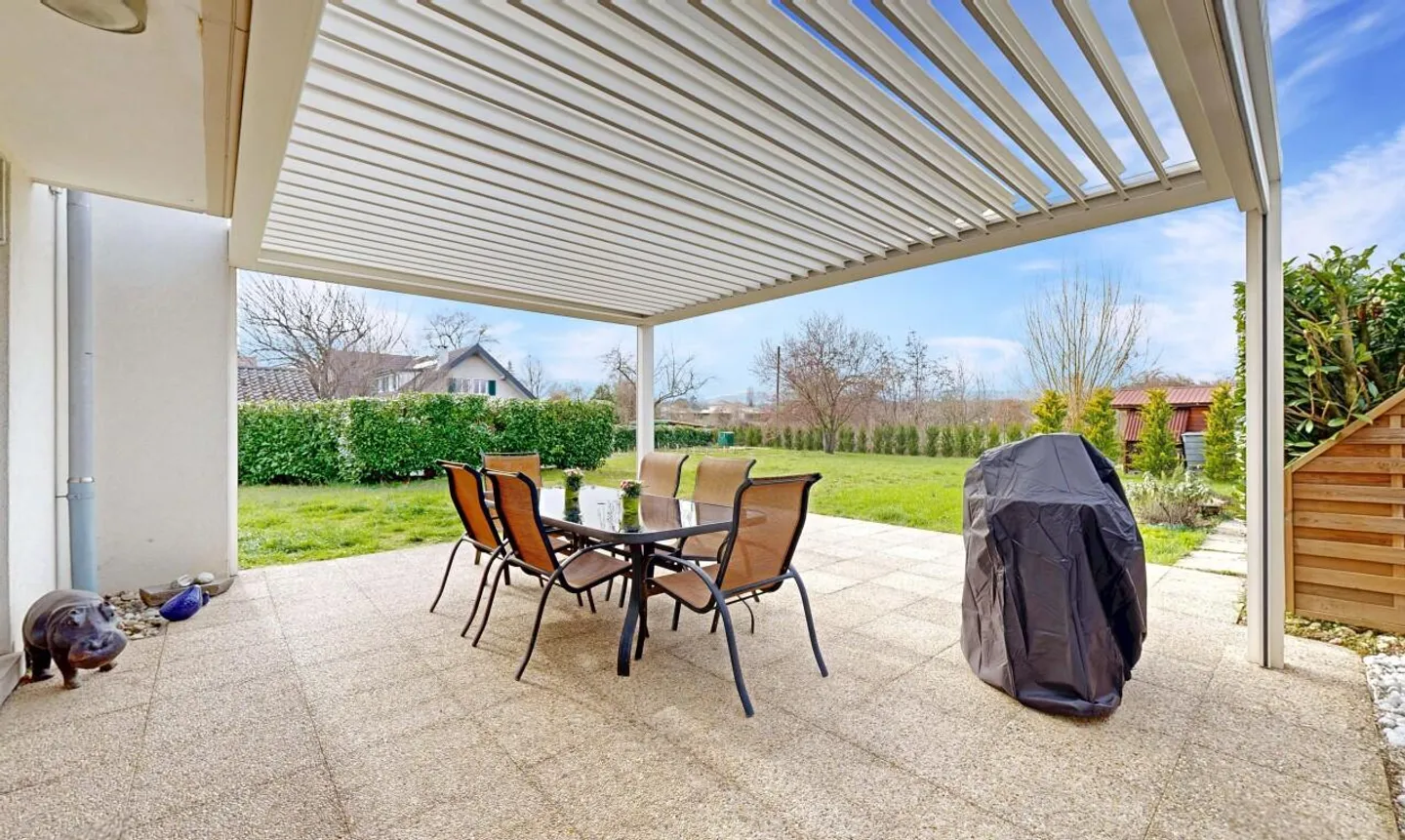 Casa di charme con grande giardino e volumi generosi - Foto 3 di 13