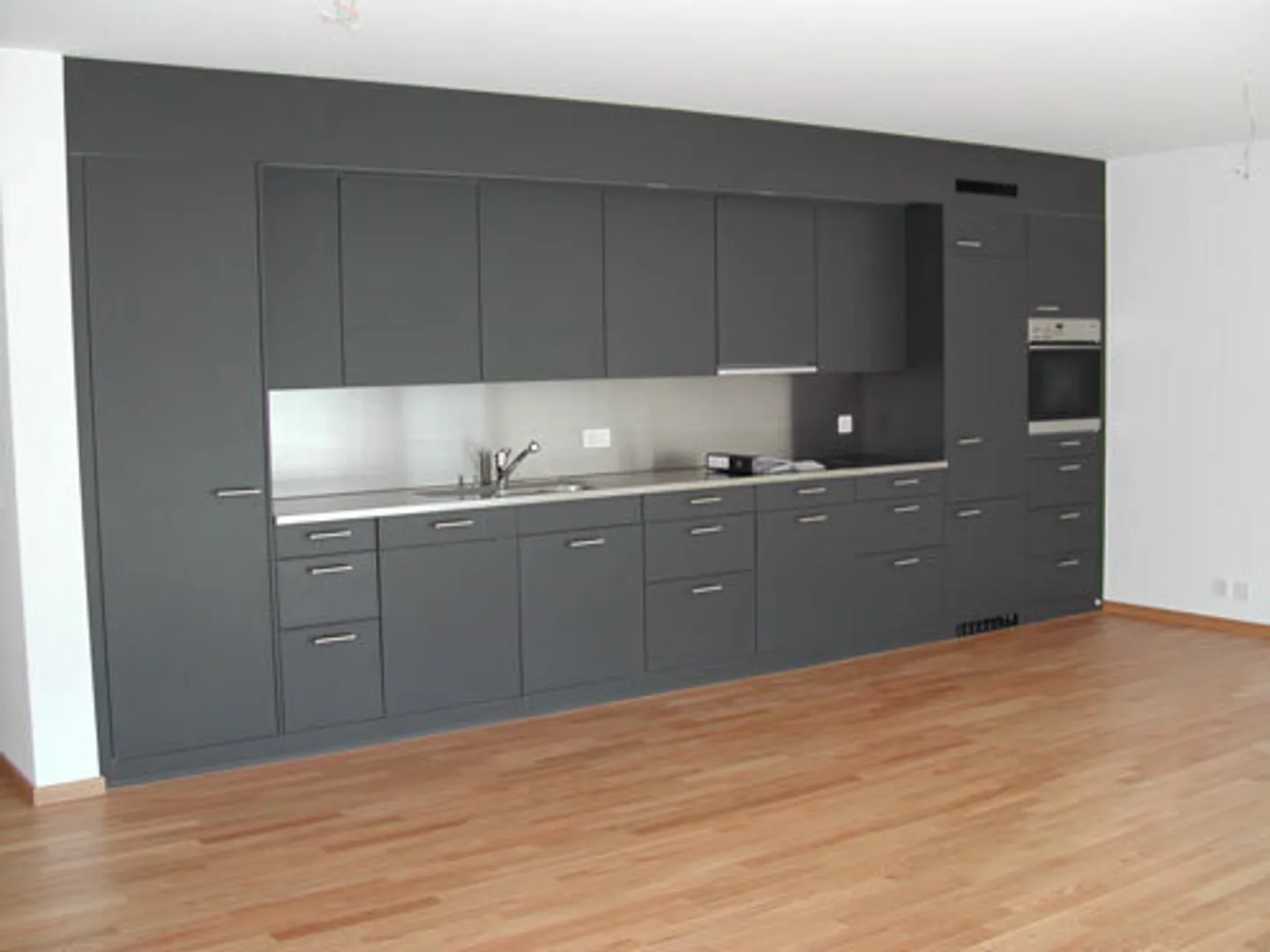 Modern apartment in a central location! - Photo 4 of 5