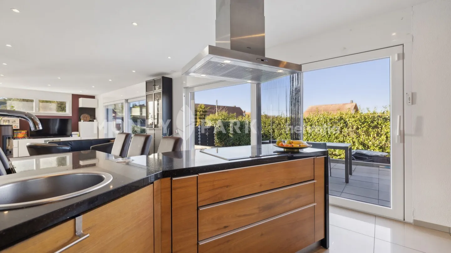 Casa indipendente con 6,5 stanze - Foto 4 di 10
