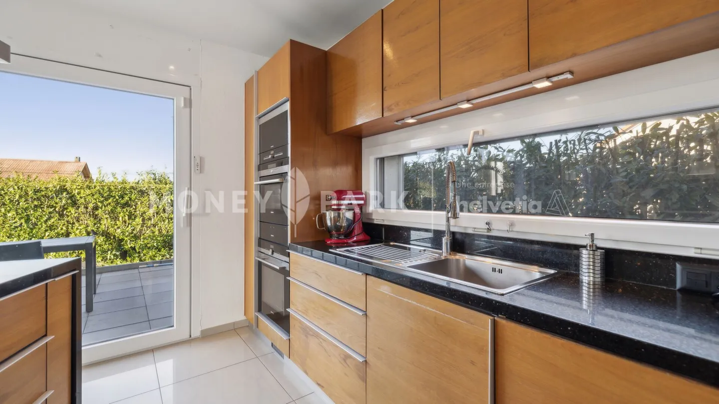Casa indipendente con 6,5 stanze - Foto 5 di 10