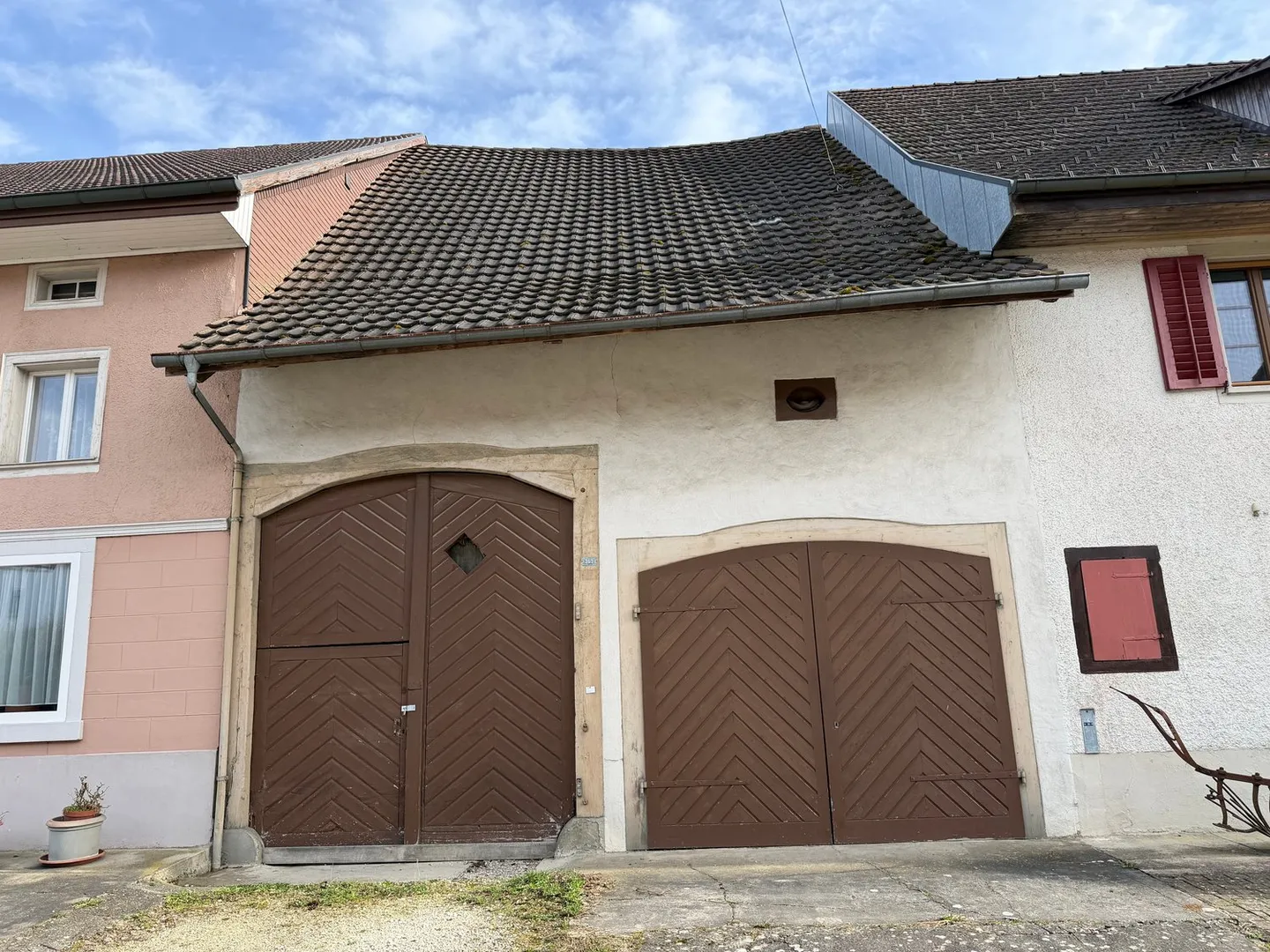 Spacious, beautiful residential property with 11 rooms and barn in idyllic village location - Photo 17 of 17