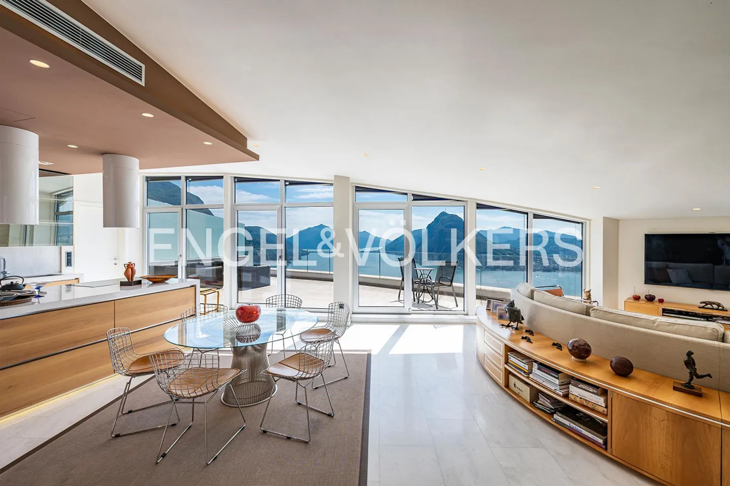 Duplex exclusif avec vue unique sur le lac - Photo 3 sur 13