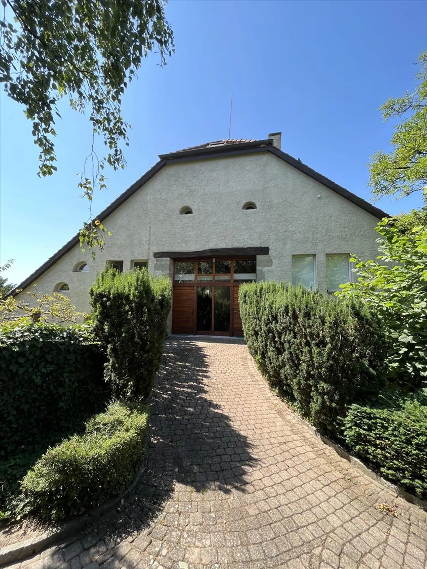 Superb accommodation with character and unobstructed view - Photo 2 of 11