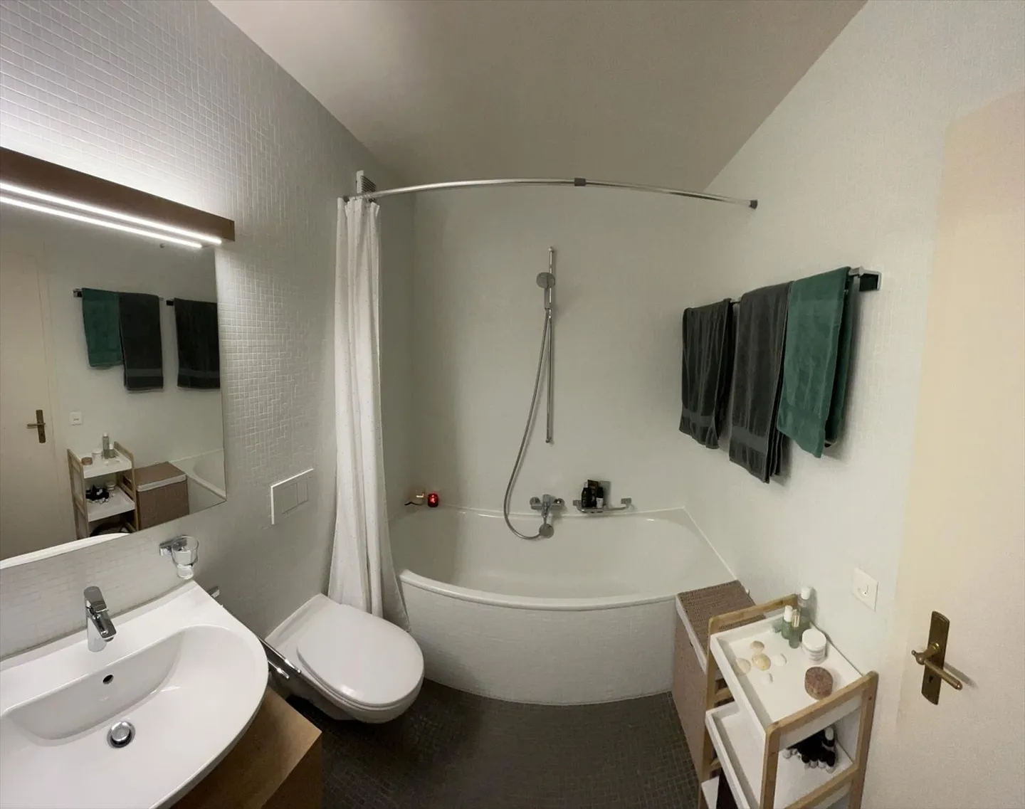 Superb accommodation with character and unobstructed view - Photo 5 of 11